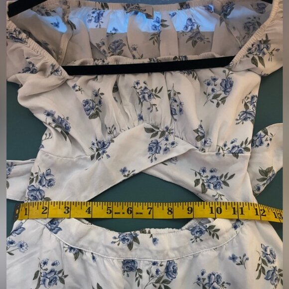 Hollister Blue Floral Backless Romper - Picture 5 of 7